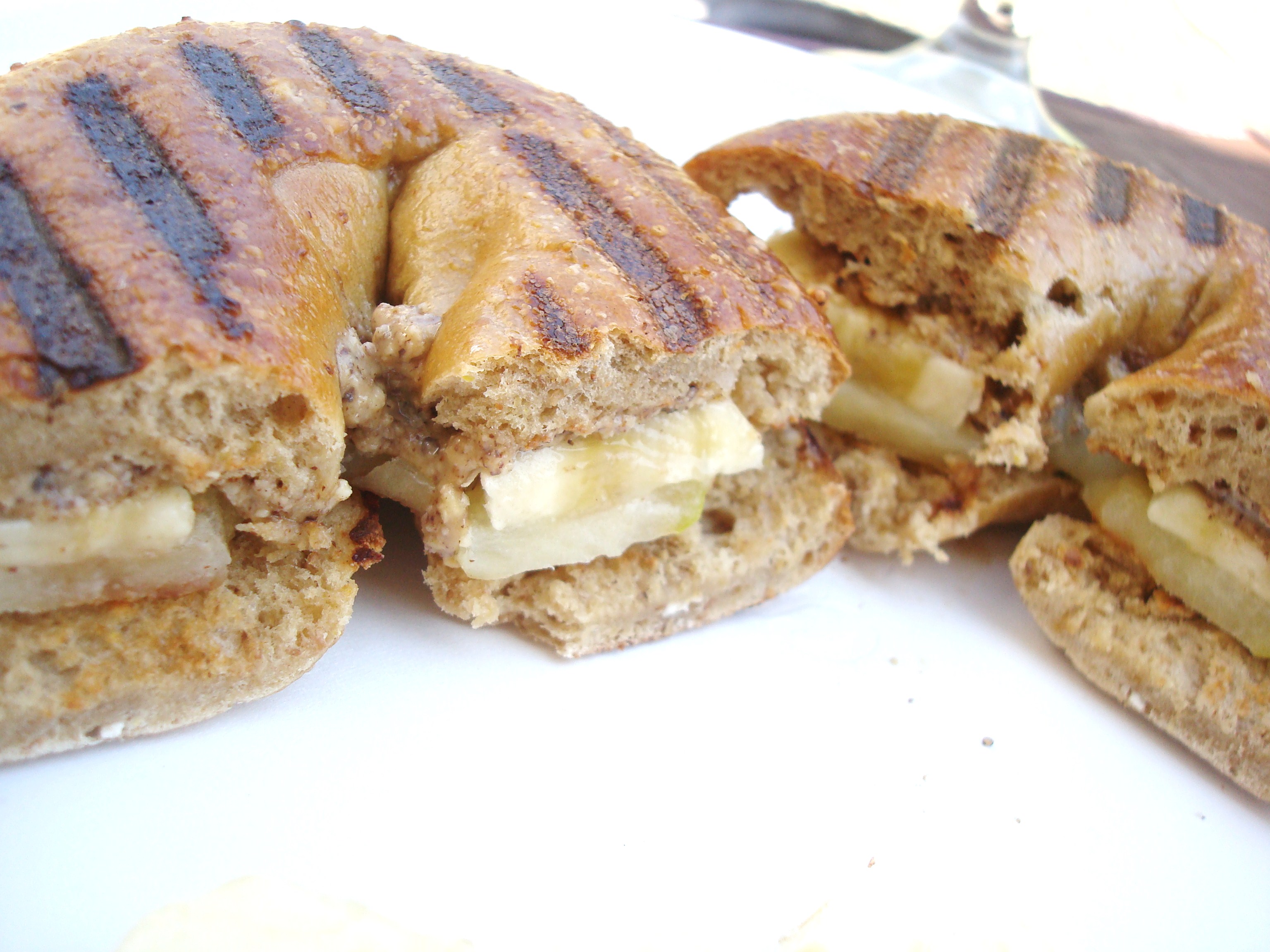 Busy Vegetarian Mom: Grilled Almond Butter Apple Banana Bagels Grilled Almond Butter Apple Banana Bagels